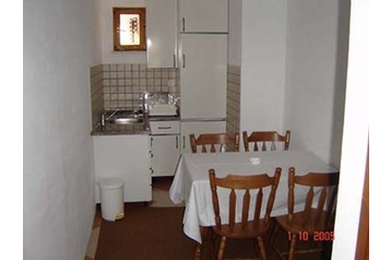 Pension de famille Lumbarda 11